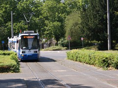 Die einzige Linie die Zweirichtungswagen erfordert ist die Linie 52 nach Bretzenheim Bahnstraße. Daher verkehren dort die Wagen vom Typ GT6M-ZR