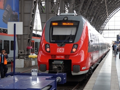 "Hamsterbacke" ET 442 als Mittelhessen Express