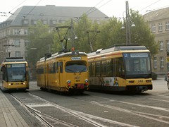 Parade am Hauptbahnhof mit Wagen 308, dem Schleifzug und GT8-70D/N Wagen 242